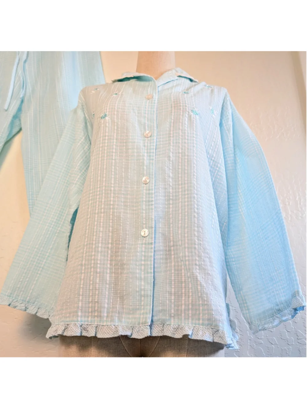 Miss Elaine Pajama Set Large Aqua Blue Seersucker Embroidered Floral Lace Trim